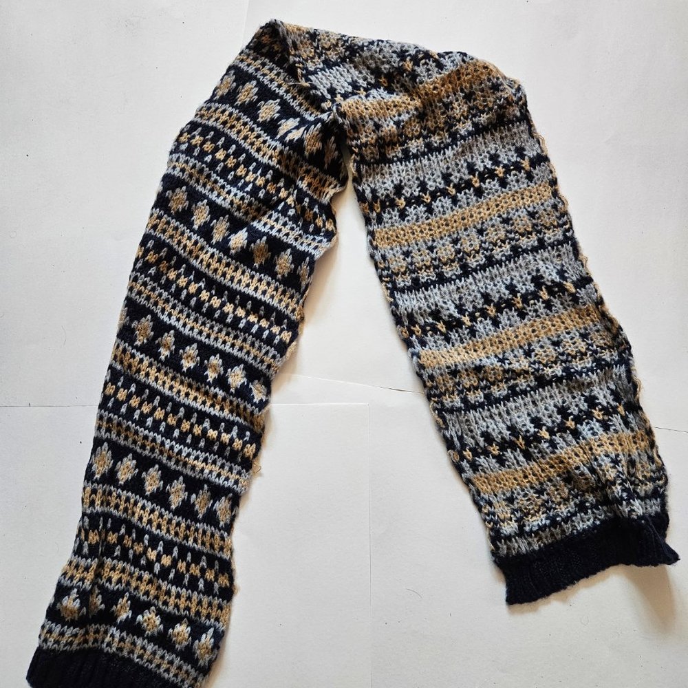Used scarf - Picture 2 of 2
